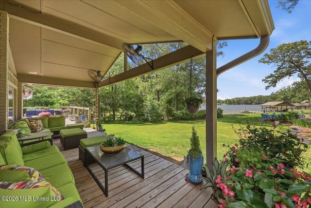 227 Lakeshore Drive, Madison, MS 39110