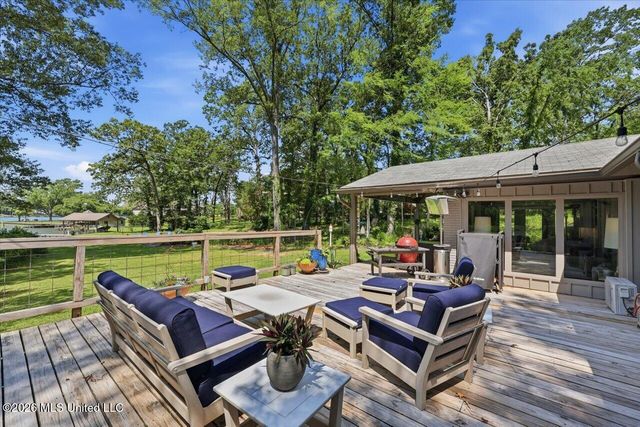 227 Lakeshore Drive, Madison, MS 39110