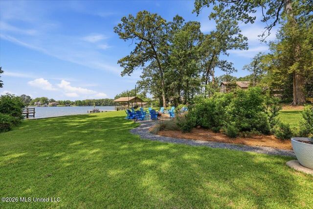 227 Lakeshore Drive, Madison, MS 39110