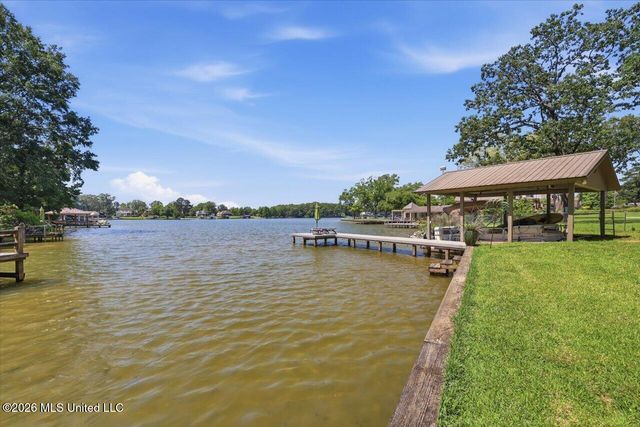 227 Lakeshore Drive, Madison, MS 39110