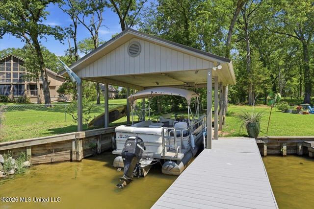 227 Lakeshore Drive, Madison, MS 39110