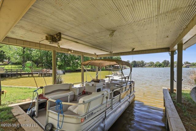 227 Lakeshore Drive, Madison, MS 39110