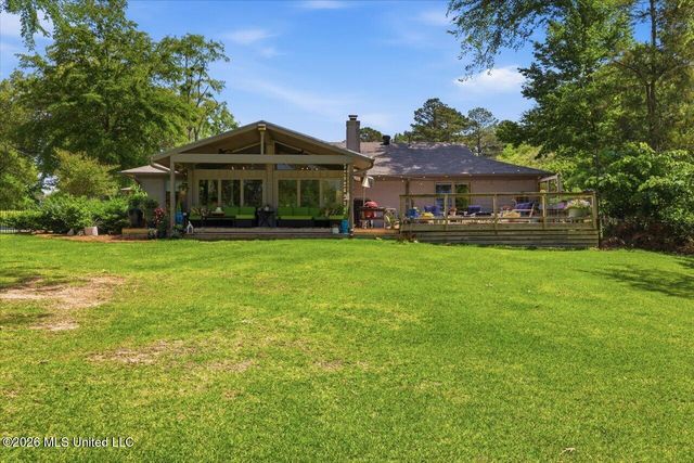 227 Lakeshore Drive, Madison, MS 39110
