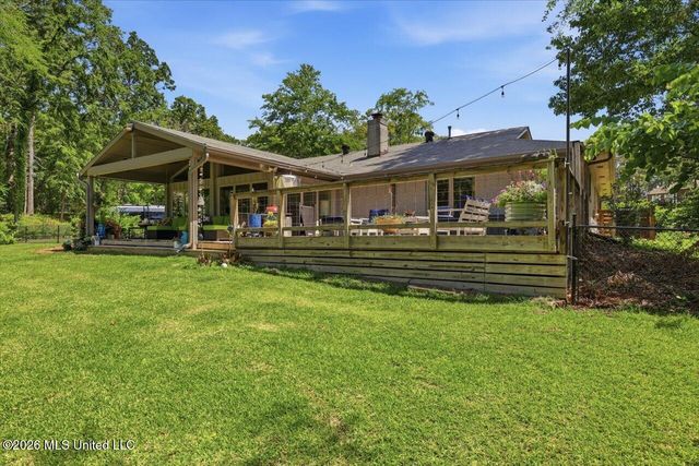 227 Lakeshore Drive, Madison, MS 39110