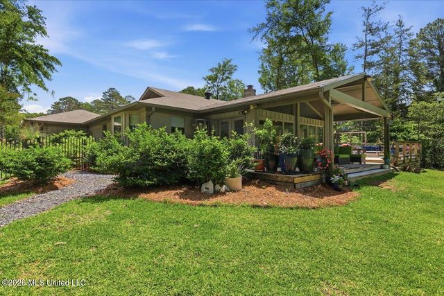 227 Lakeshore Drive, Madison, MS 39110