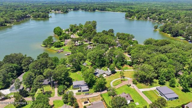 227 Lakeshore Drive, Madison, MS 39110