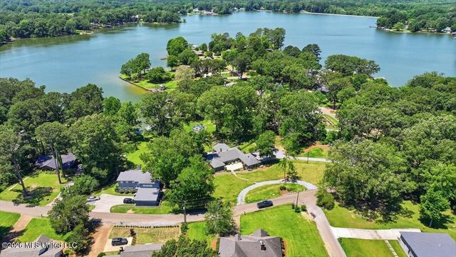 227 Lakeshore Drive, Madison, MS 39110