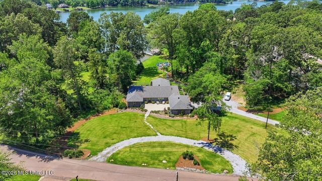 227 Lakeshore Drive, Madison, MS 39110