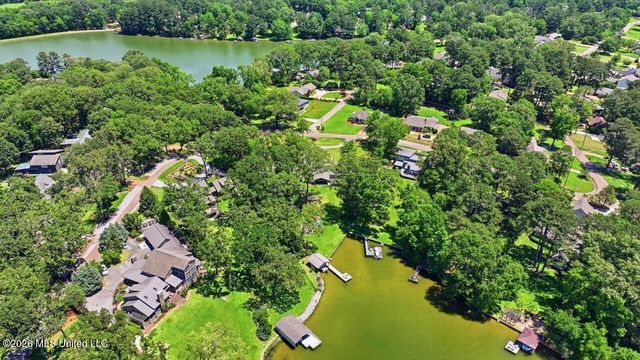 227 Lakeshore Drive, Madison, MS 39110