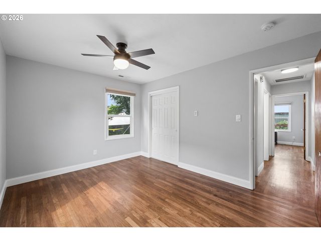 1519 N JARRETT St, Portland, OR 97217