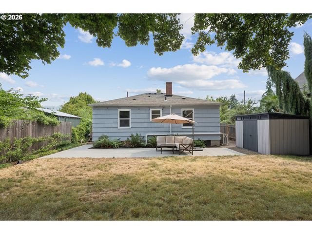 1519 N JARRETT St, Portland, OR 97217