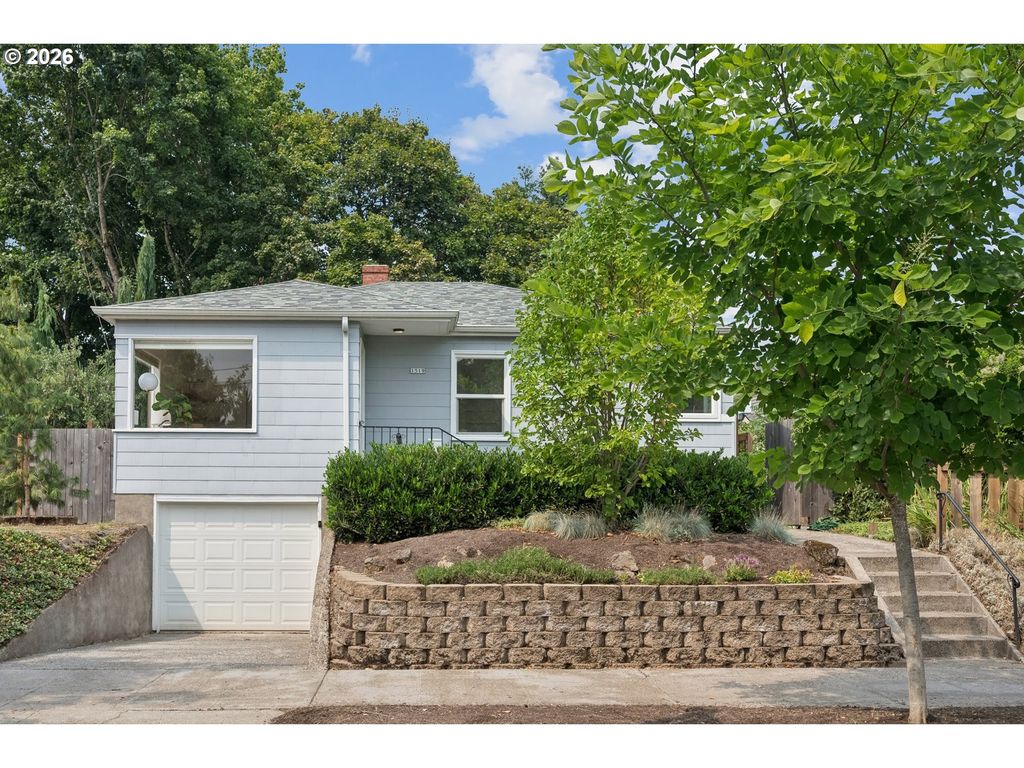 1519 N JARRETT St, Portland, OR 97217
