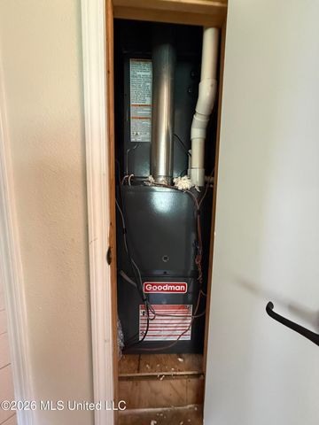 121 S Island View Avenue, Long Beach, MS 39560