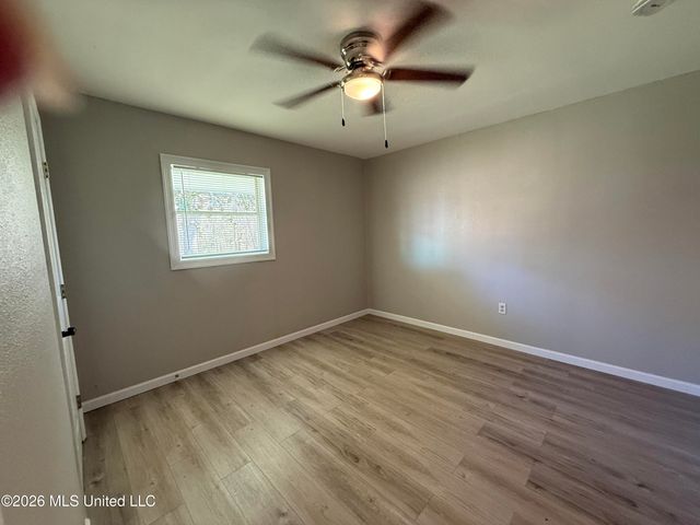 121 S Island View Avenue, Long Beach, MS 39560