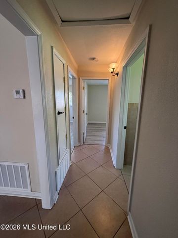 121 S Island View Avenue, Long Beach, MS 39560