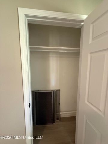 121 S Island View Avenue, Long Beach, MS 39560