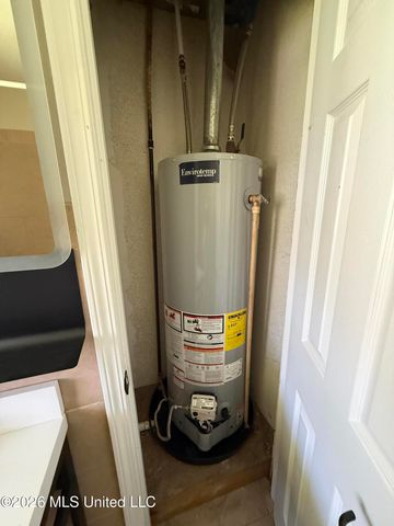 121 S Island View Avenue, Long Beach, MS 39560