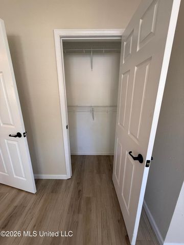 121 S Island View Avenue, Long Beach, MS 39560