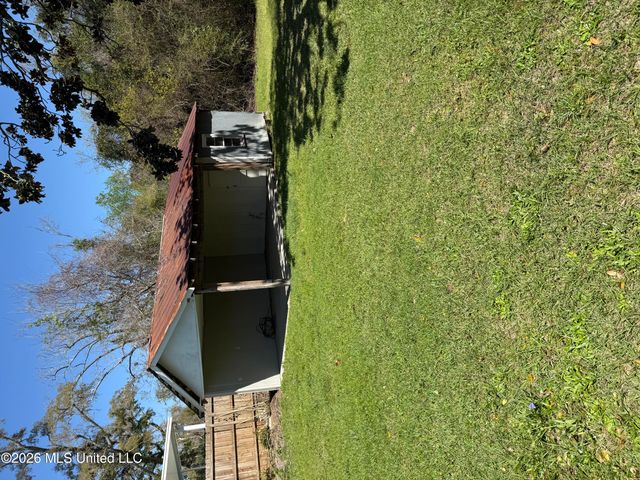 121 S Island View Avenue, Long Beach, MS 39560