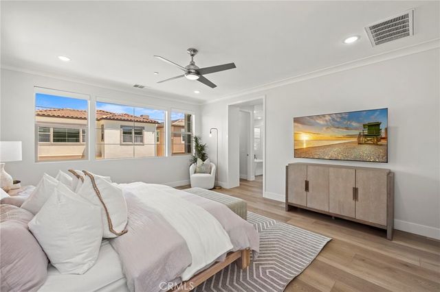 53 Lunar, Irvine, CA 92618