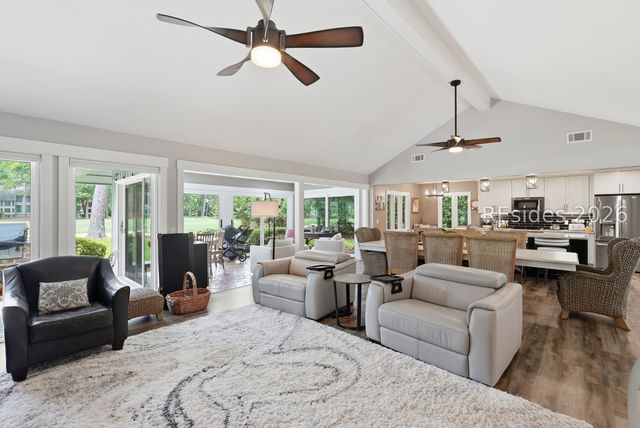 20 Spanish Moss Rd, Hilton Head Island, SC 29928