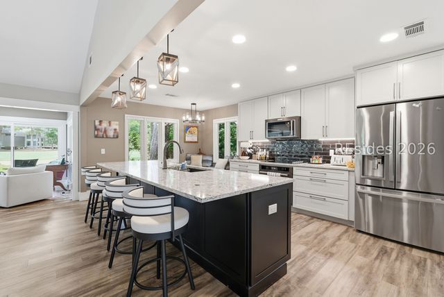 20 Spanish Moss Rd, Hilton Head Island, SC 29928