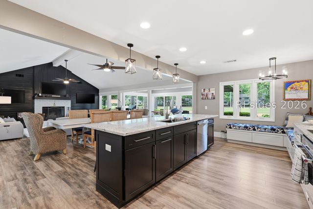20 Spanish Moss Rd, Hilton Head Island, SC 29928