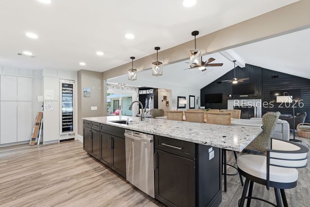 20 Spanish Moss Rd, Hilton Head Island, SC 29928
