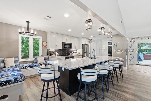 20 Spanish Moss Rd, Hilton Head Island, SC 29928