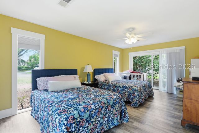 20 Spanish Moss Rd, Hilton Head Island, SC 29928