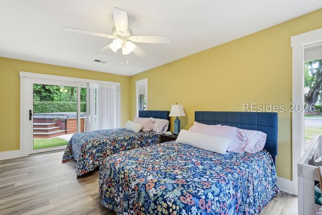 20 Spanish Moss Rd, Hilton Head Island, SC 29928