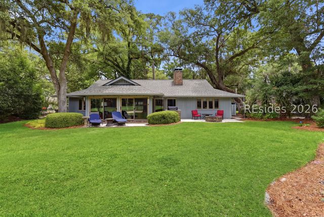 20 Spanish Moss Rd, Hilton Head Island, SC 29928