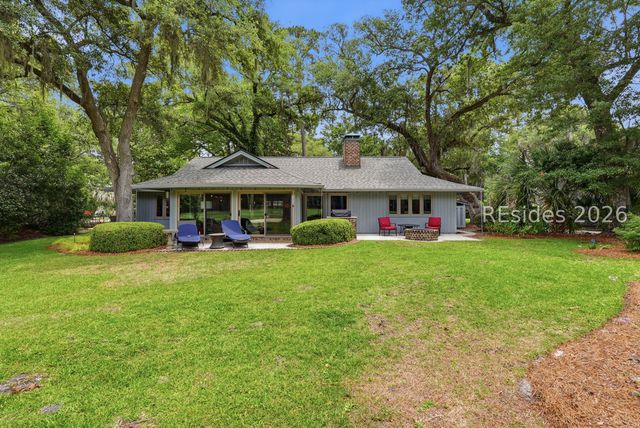 20 Spanish Moss Rd, Hilton Head Island, SC 29928