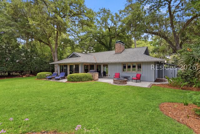 20 Spanish Moss Rd, Hilton Head Island, SC 29928