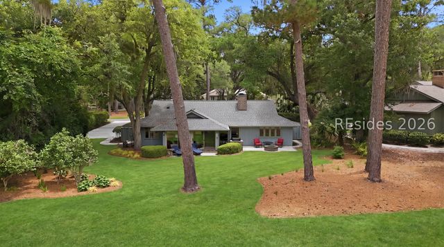 20 Spanish Moss Rd, Hilton Head Island, SC 29928