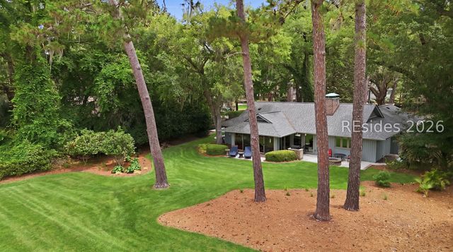 20 Spanish Moss Rd, Hilton Head Island, SC 29928