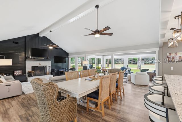 20 Spanish Moss Rd, Hilton Head Island, SC 29928