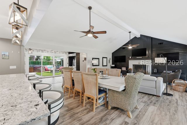 20 Spanish Moss Rd, Hilton Head Island, SC 29928