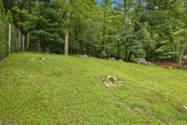 89 Tomahawk Trl, Sparta Twp., NJ 07871