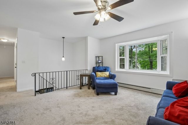 89 Tomahawk Trl, Sparta Twp., NJ 07871