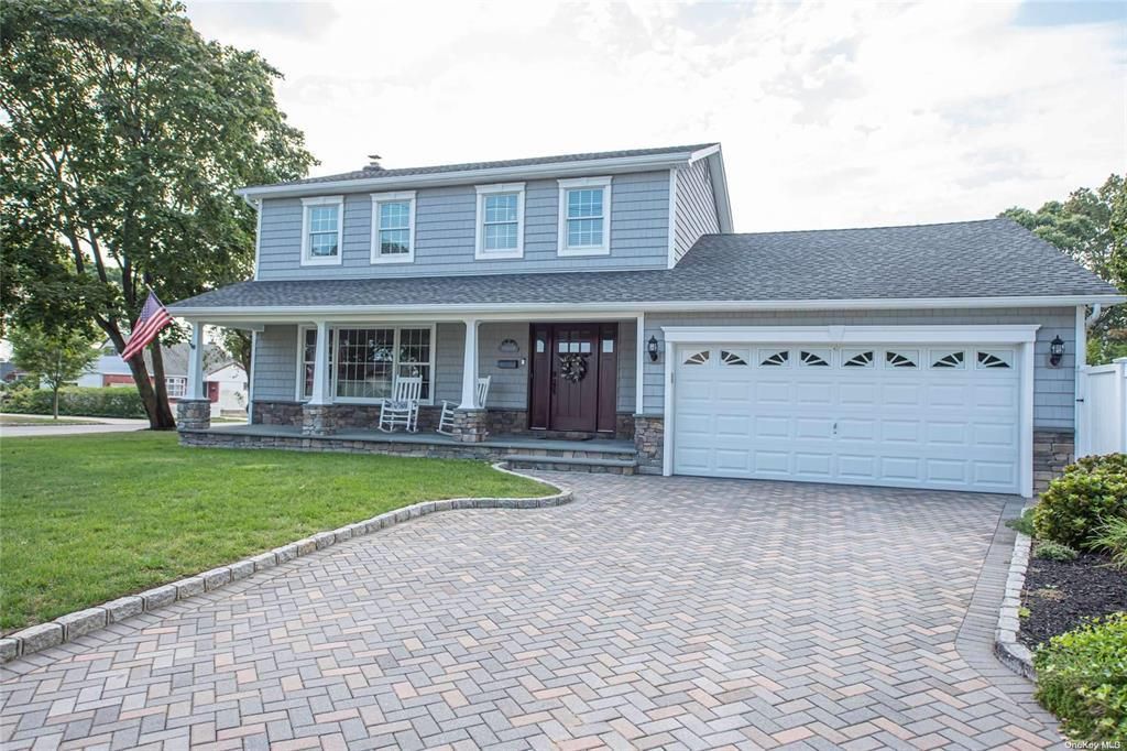 184 Dorothy Road, West Islip, NY 11795