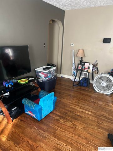 3342 N 41st Street, Omaha, NE 68111