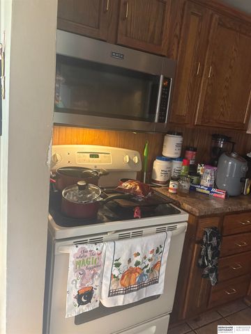 3342 N 41st Street, Omaha, NE 68111