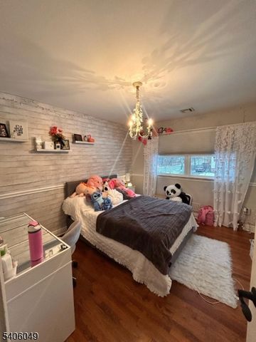 2 Holderith Rd, West Caldwell Twp., NJ 07006