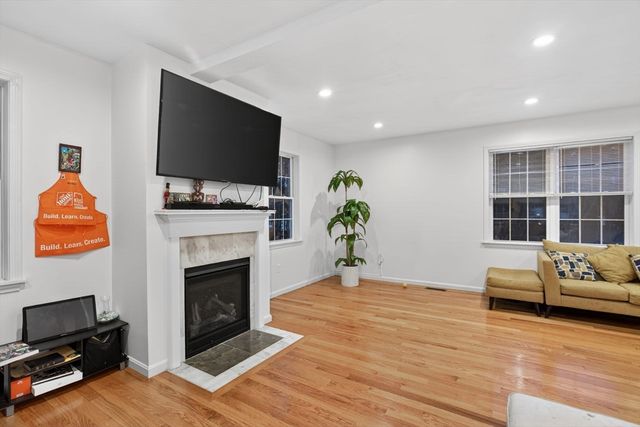 99 Dudley Rd, Oxford, MA 01540