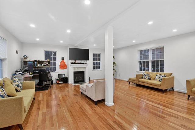 99 Dudley Rd, Oxford, MA 01540