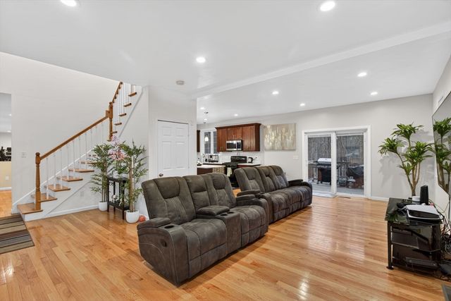 99 Dudley Rd, Oxford, MA 01540