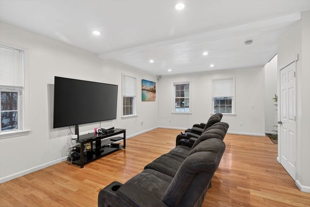 99 Dudley Rd, Oxford, MA 01540