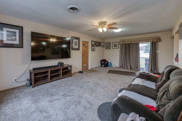 1055 E Dinuba Avenue, Reedley, CA 93654