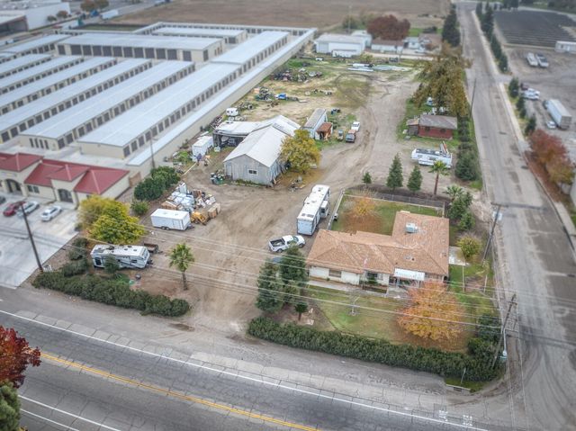 1055 E Dinuba Avenue, Reedley, CA 93654